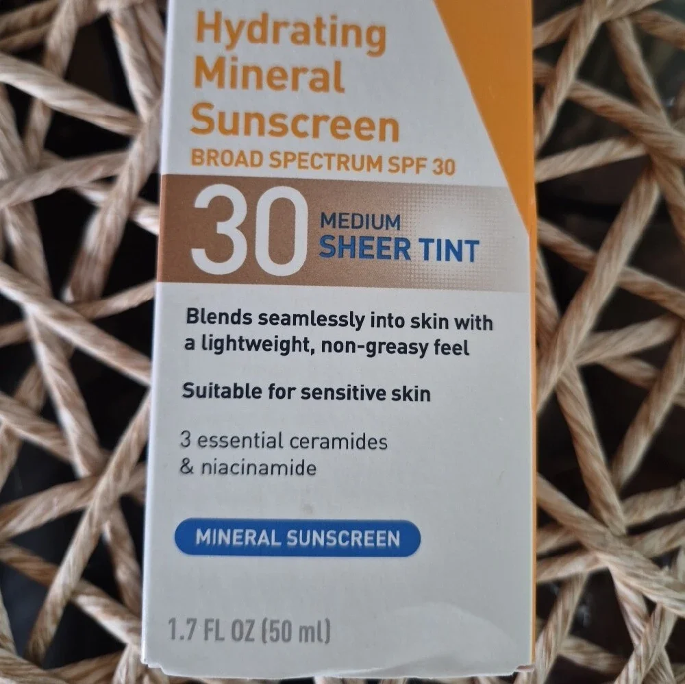 CeraVe Hydrating Mineral Sunscreen SPF 30 — Medium Sheer Tint Nwt